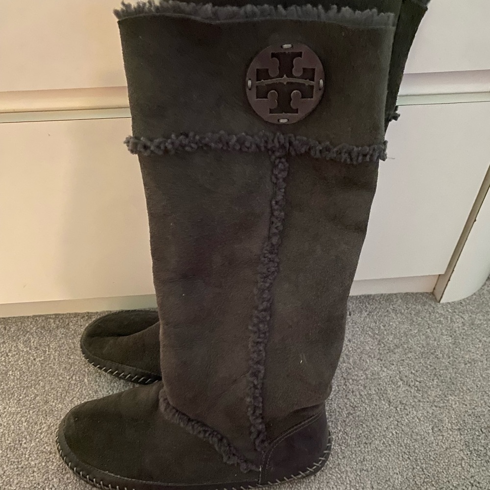 Beautiful rare & unique TORY BURCH winter boots! SIZE 7